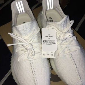 Yeezy boost 9.5 tripleWhite v2 Gucci LV NMD Adidas